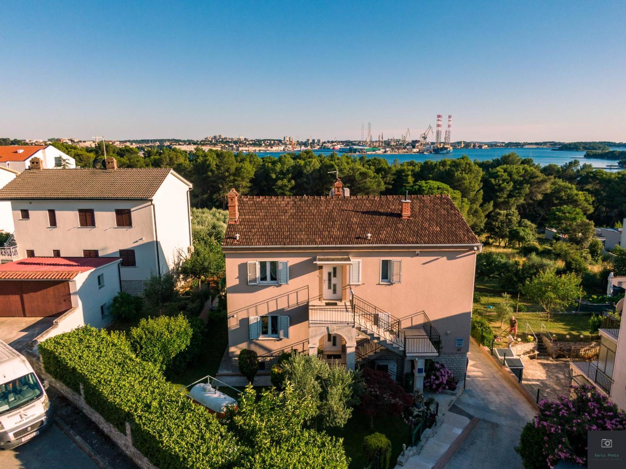 Apartman Nino Pula Buitenkant foto